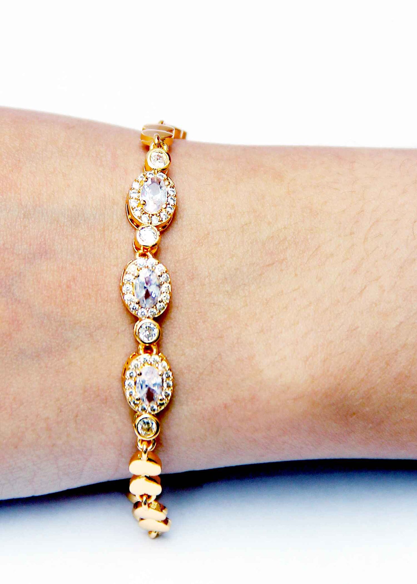 Elegant Gold Heart & Crystal Bracelet